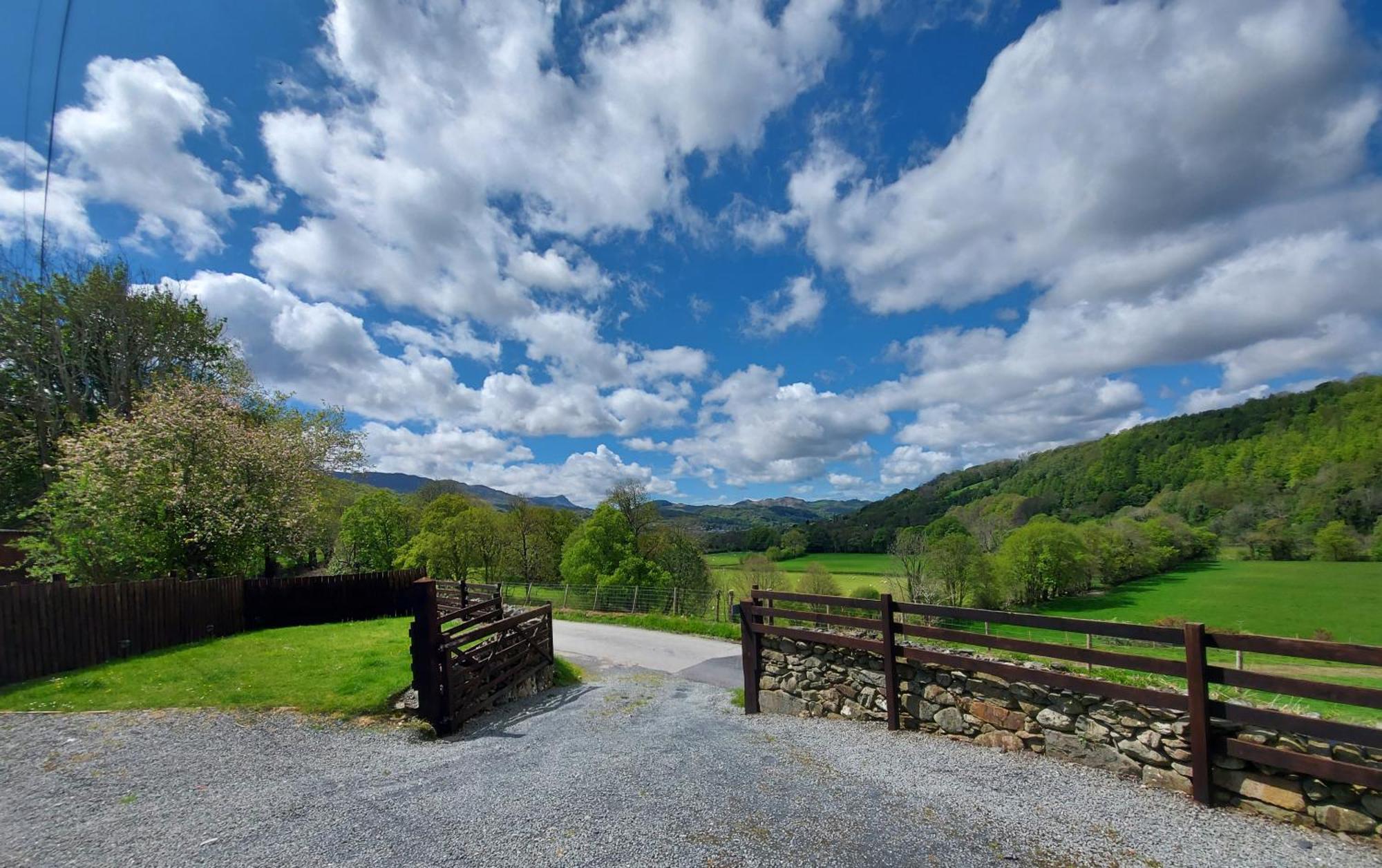 Cader Mountain View Cottage With Hot Tub In Snowdonia Dolgellau Bagian luar foto